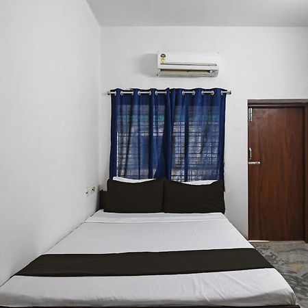 Oyo Hotel Chinar Park Kalkuta Zewnętrze zdjęcie