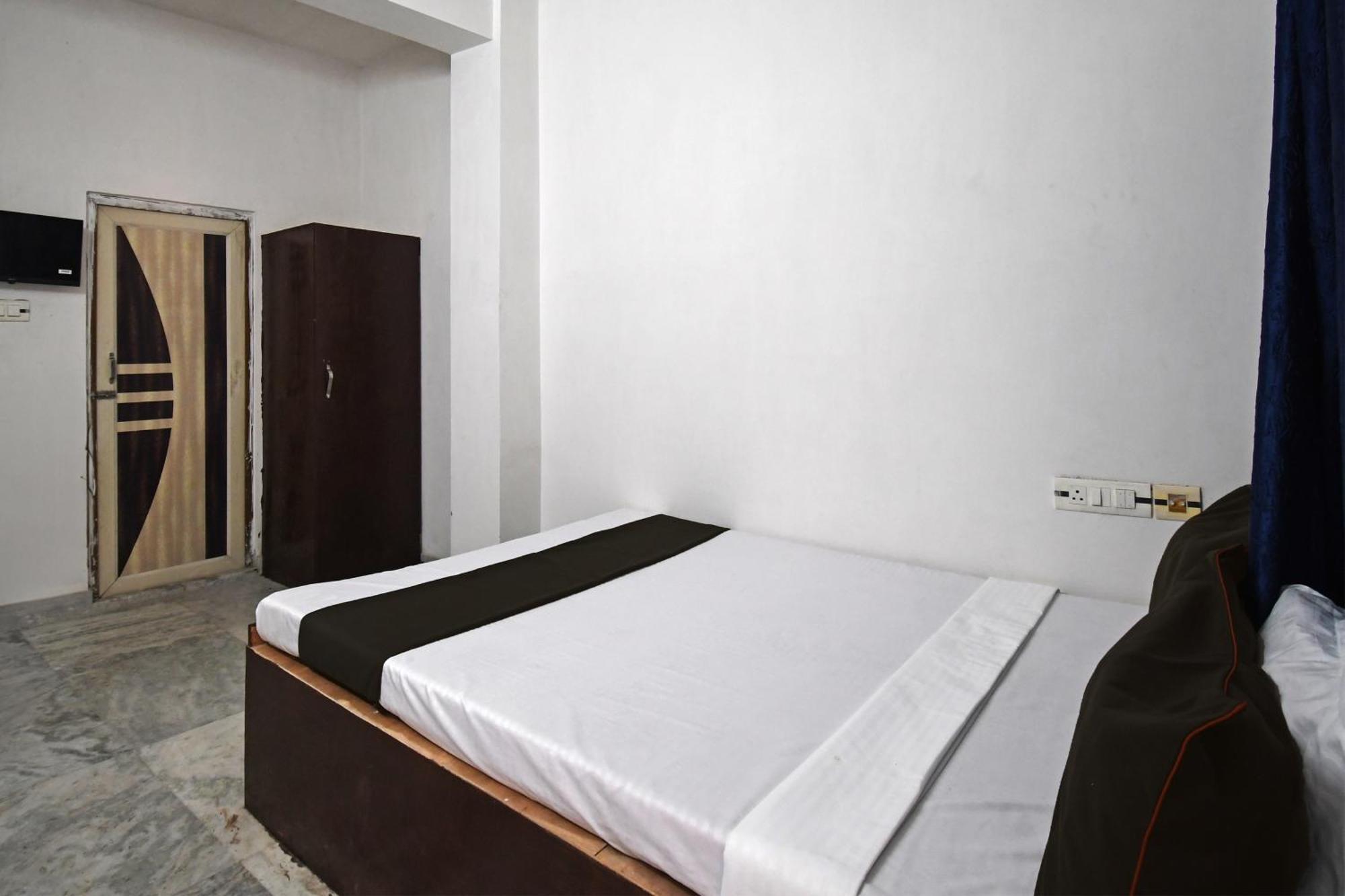 Oyo Hotel Chinar Park Kalkuta Zewnętrze zdjęcie