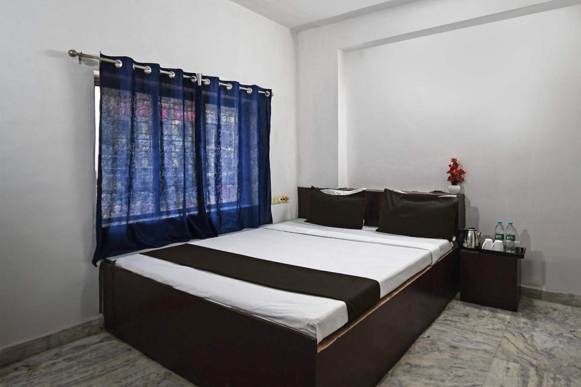 Oyo Hotel Chinar Park Kalkuta Zewnętrze zdjęcie
