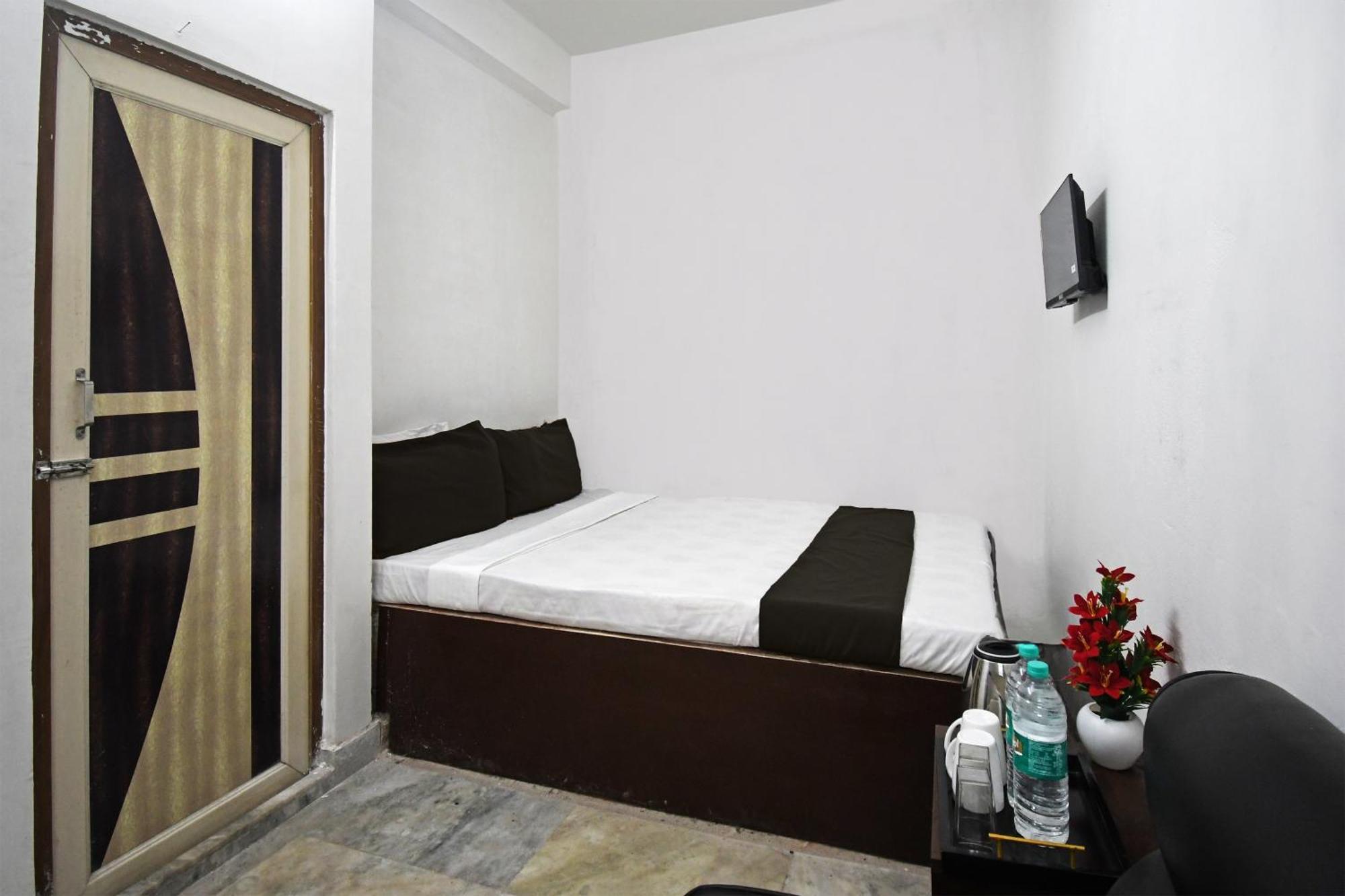Oyo Hotel Chinar Park Kalkuta Zewnętrze zdjęcie
